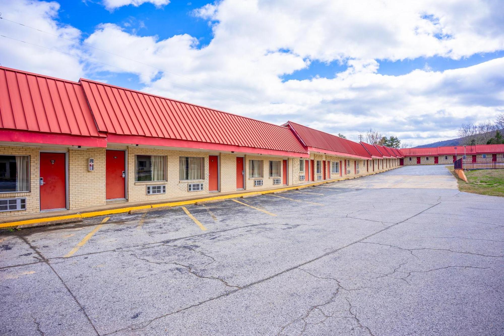 Ozark Junction Mountain View By Oyo Motel Exterior photo