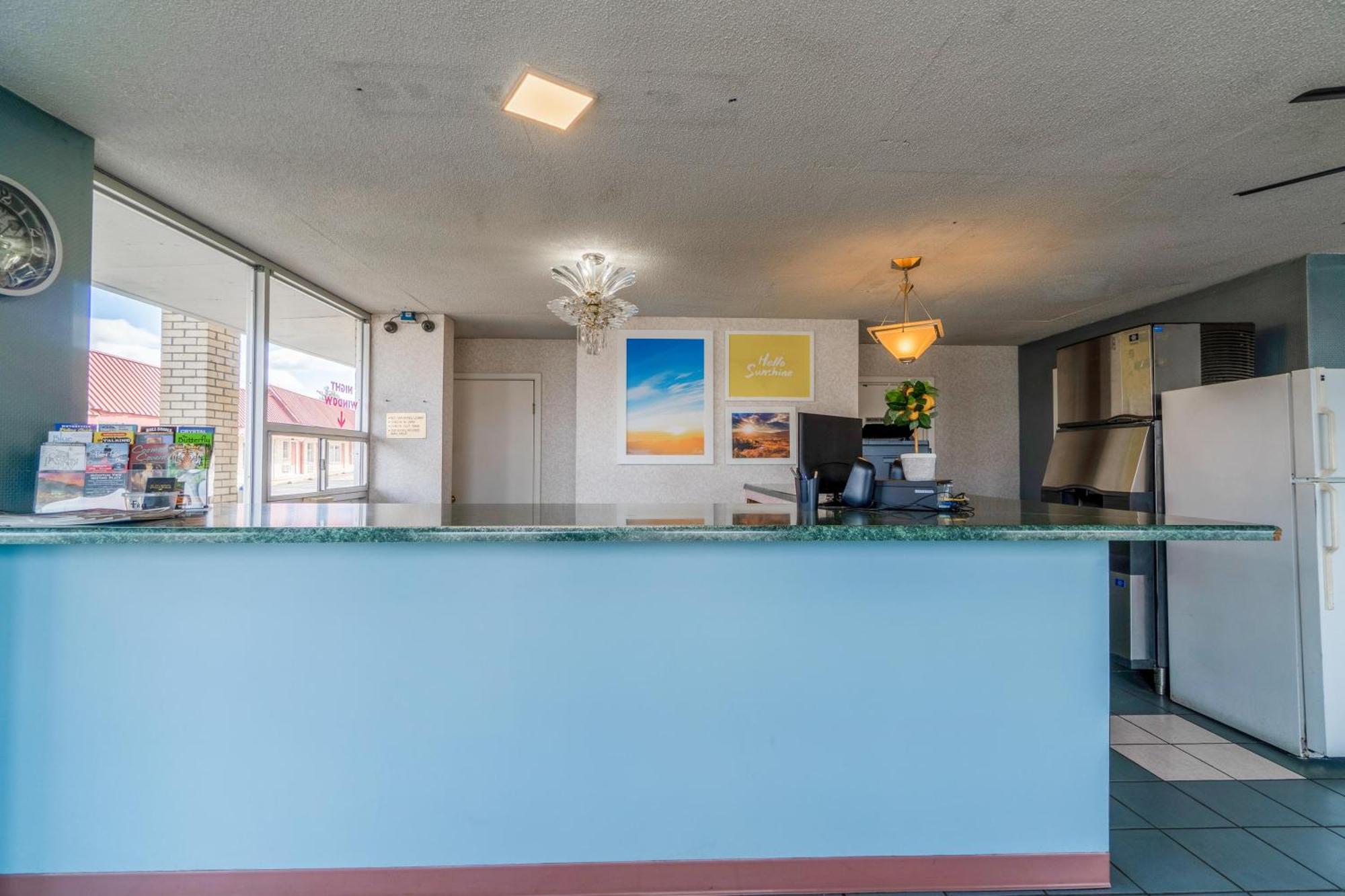 Ozark Junction Mountain View By Oyo Motel Exterior photo