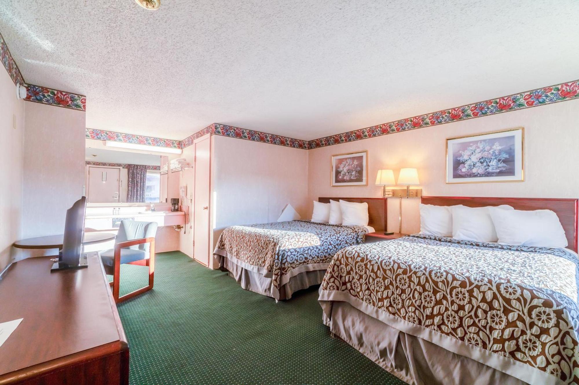 Ozark Junction Mountain View By Oyo Motel Exterior photo