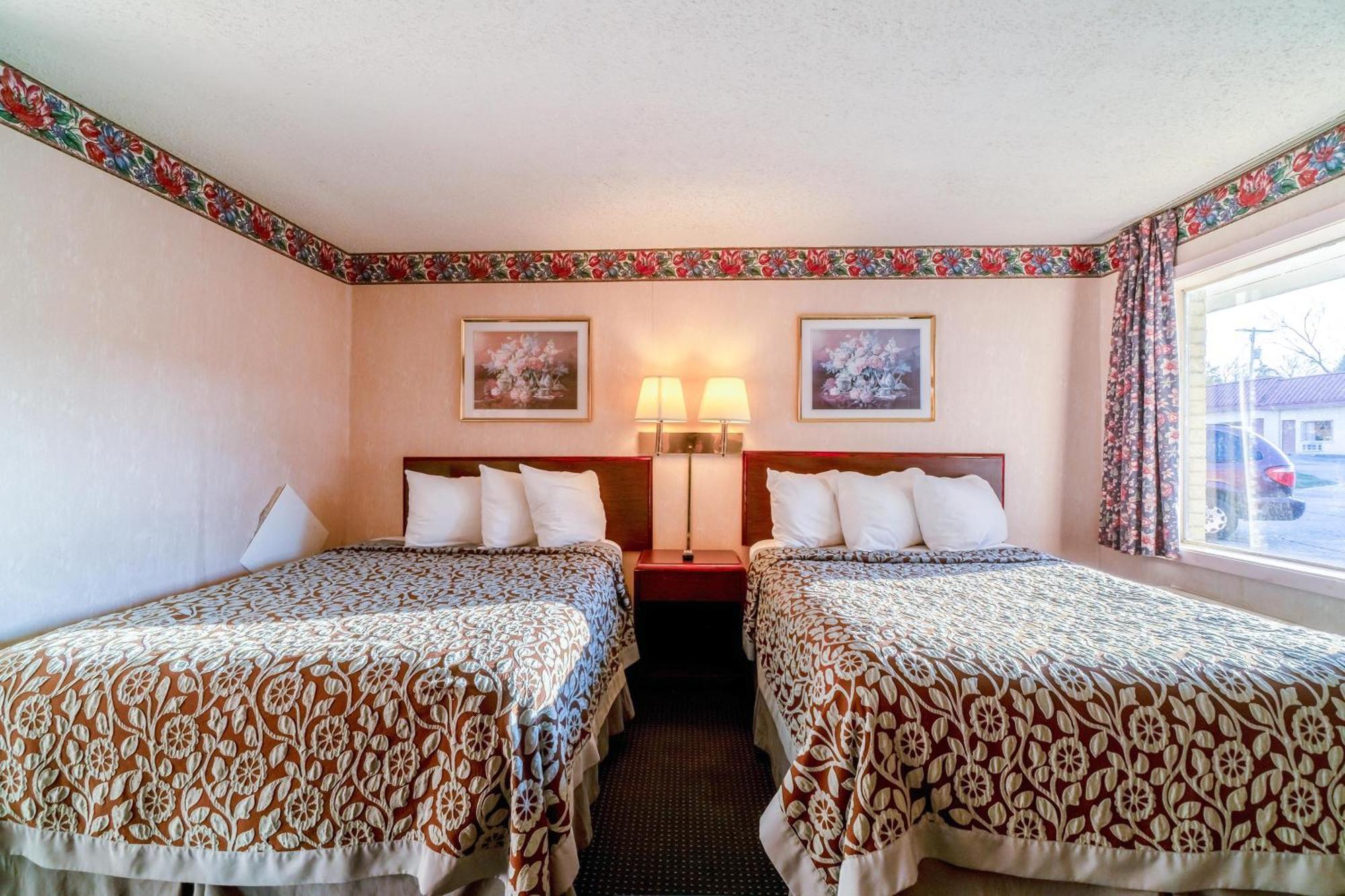 Ozark Junction Mountain View By Oyo Motel Exterior photo