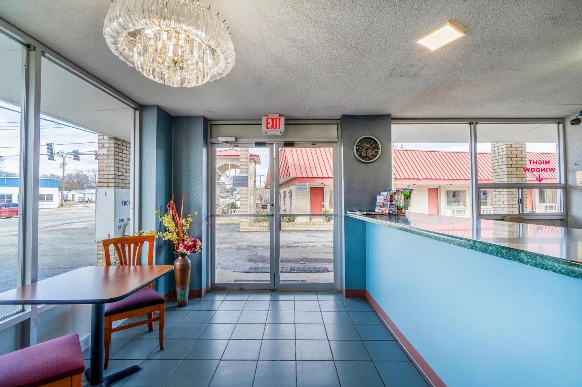 Ozark Junction Mountain View By Oyo Motel Exterior photo