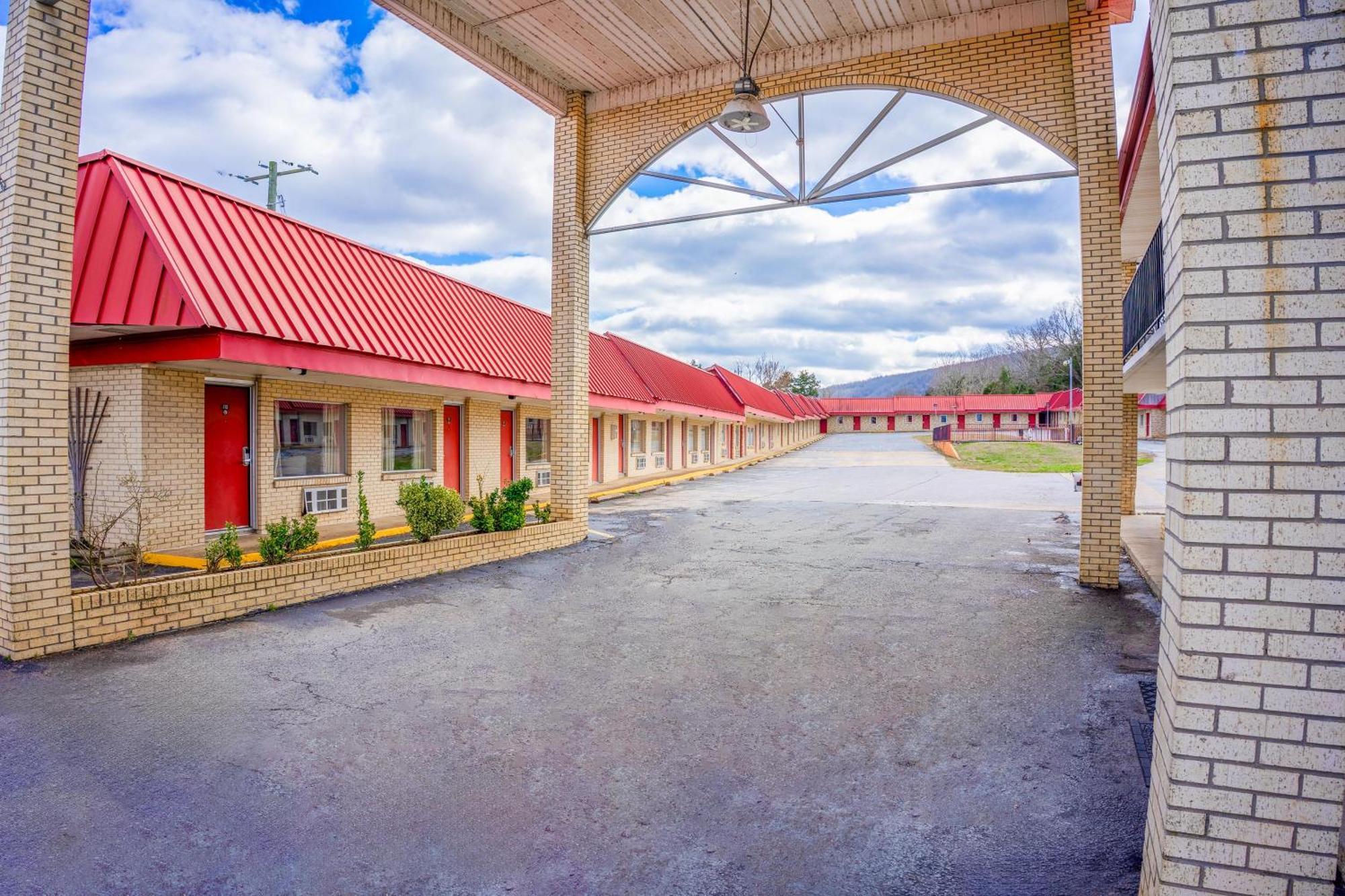 Ozark Junction Mountain View By Oyo Motel Exterior photo