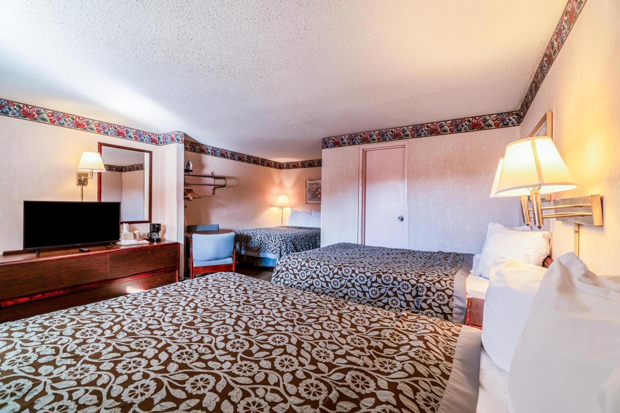 Ozark Junction Mountain View By Oyo Motel Exterior photo