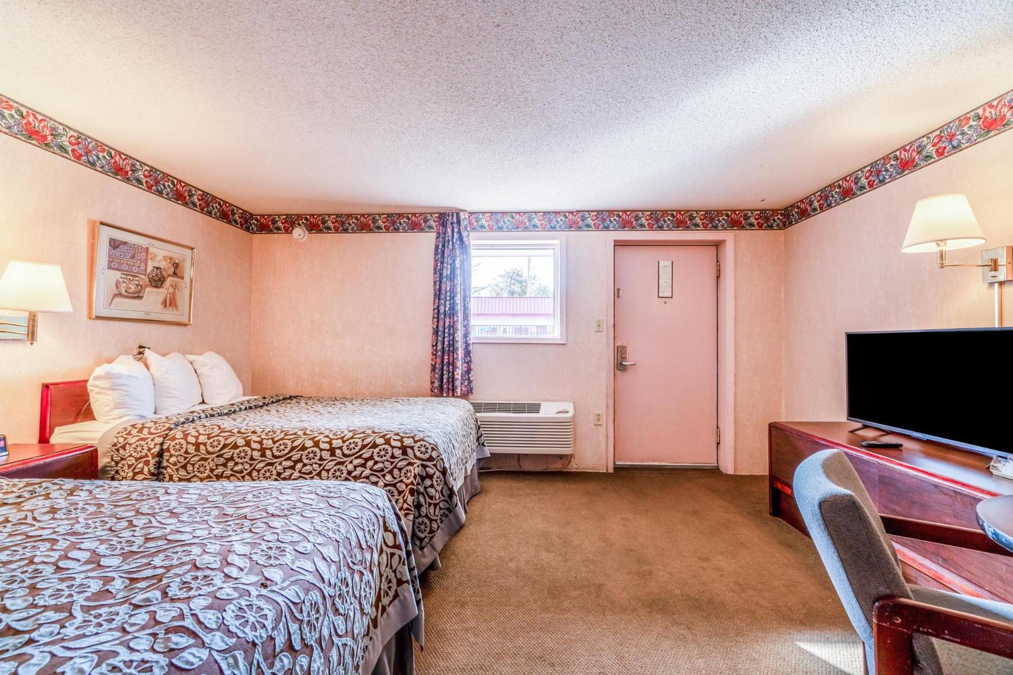 Ozark Junction Mountain View By Oyo Motel Exterior photo