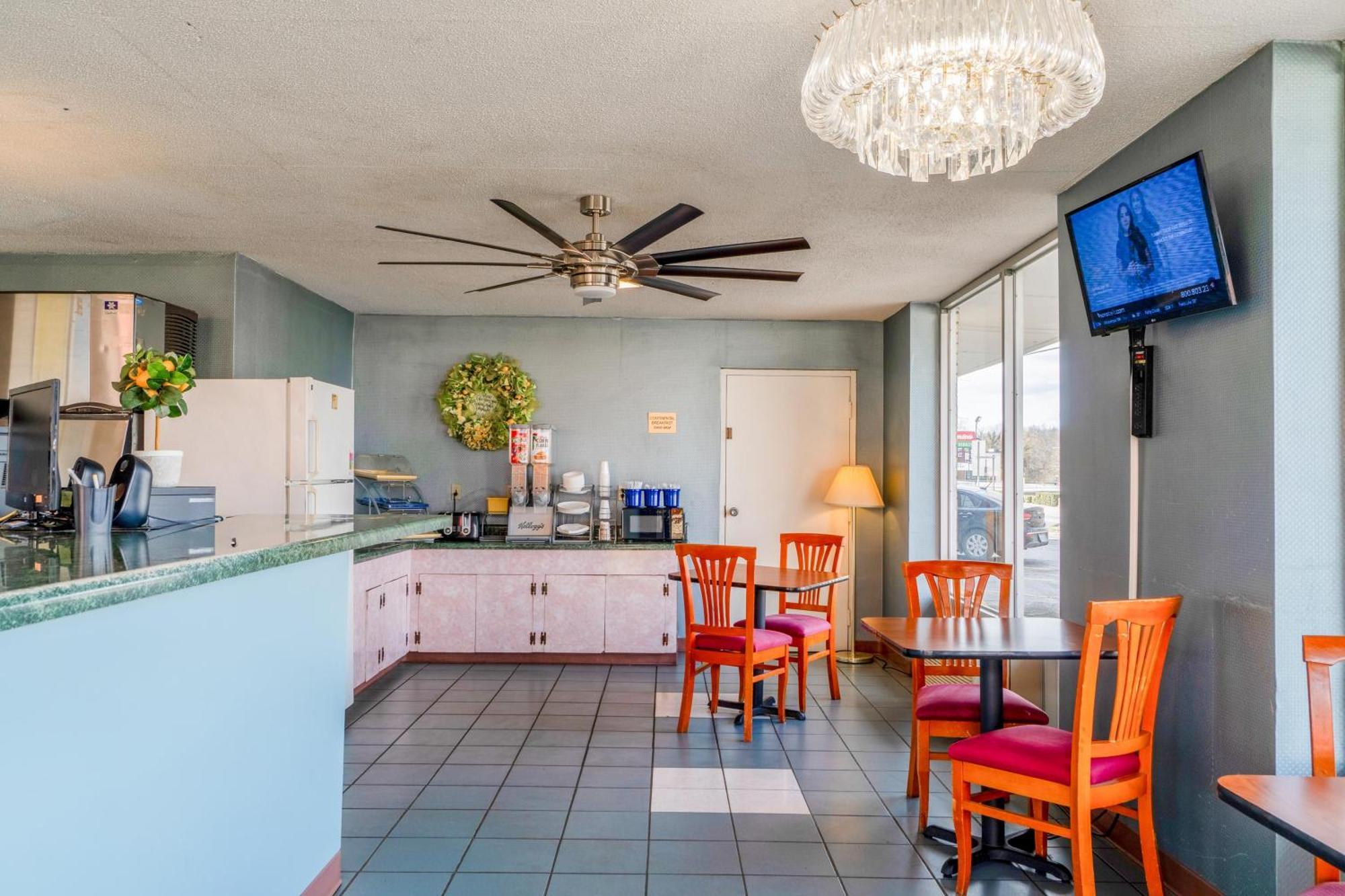Ozark Junction Mountain View By Oyo Motel Exterior photo